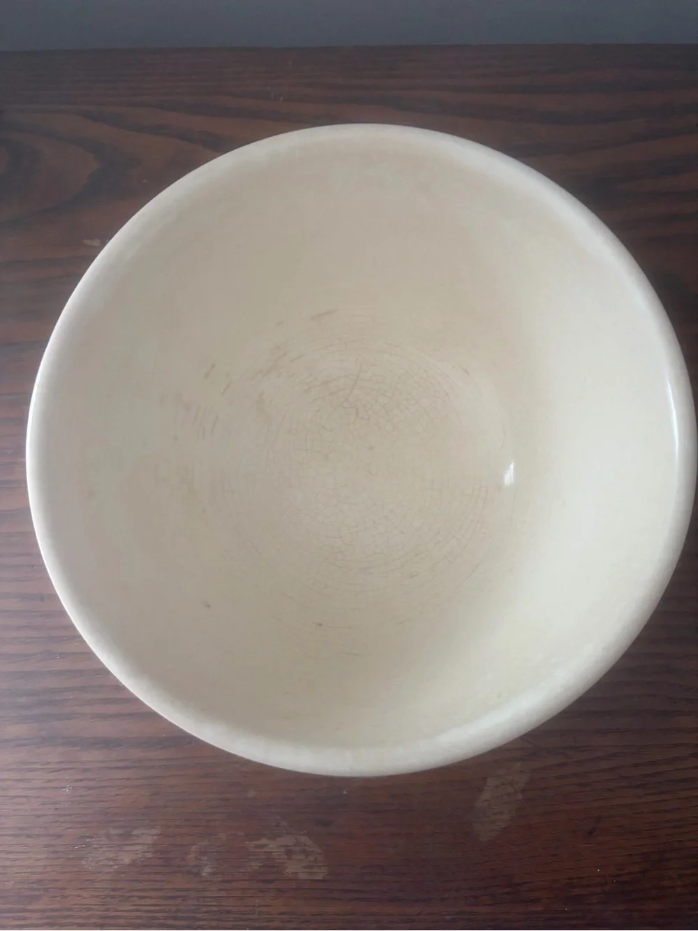 Vintage cream ribbed stoneware mixing bowl | antique farmhouse kitchen